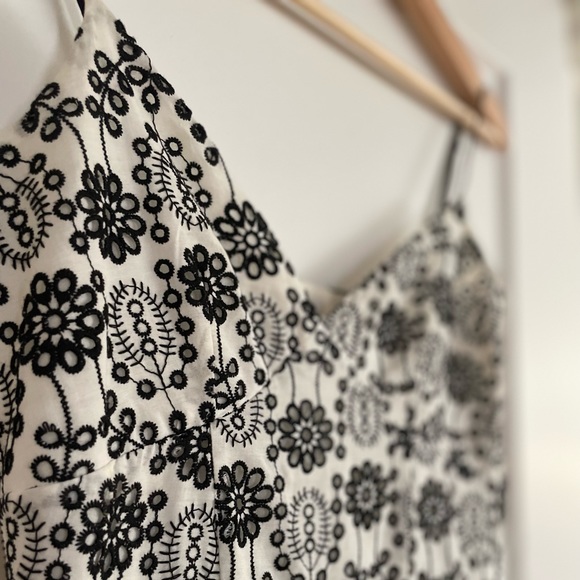 Dress with Eyelet Embroidery - Picture 5 of 9